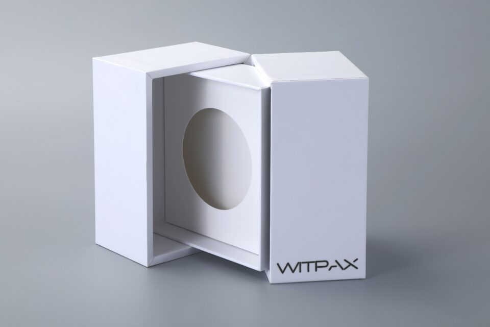 Double flip-top box with inserts