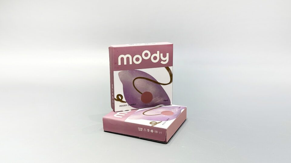 custom contact lens folding carton