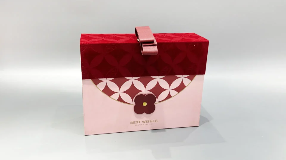 Custom pattern flip top gift box with strap