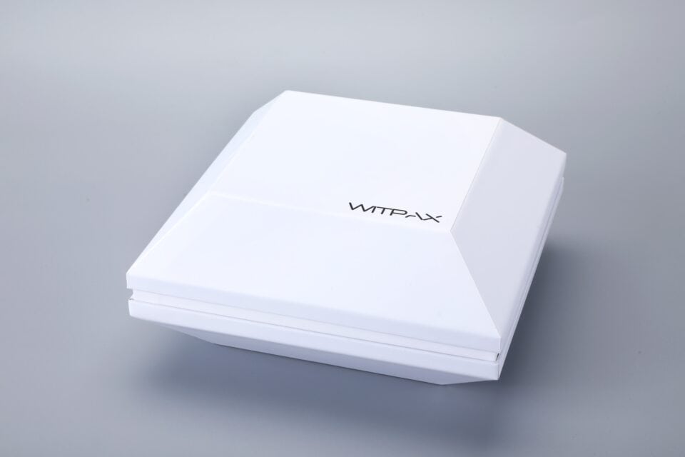 Custom shaped rigid boxes