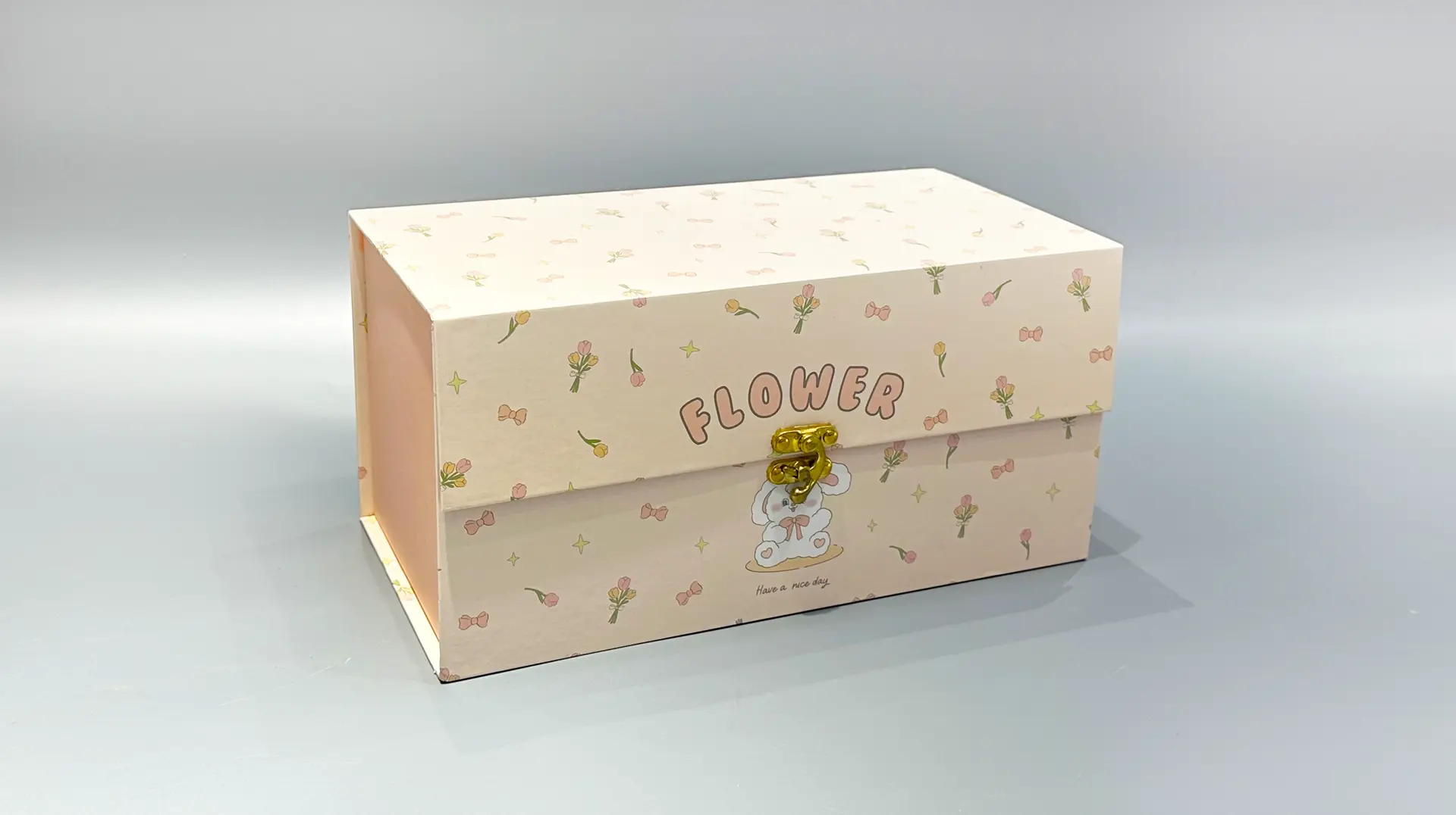 Customized magnetic flip box with lock