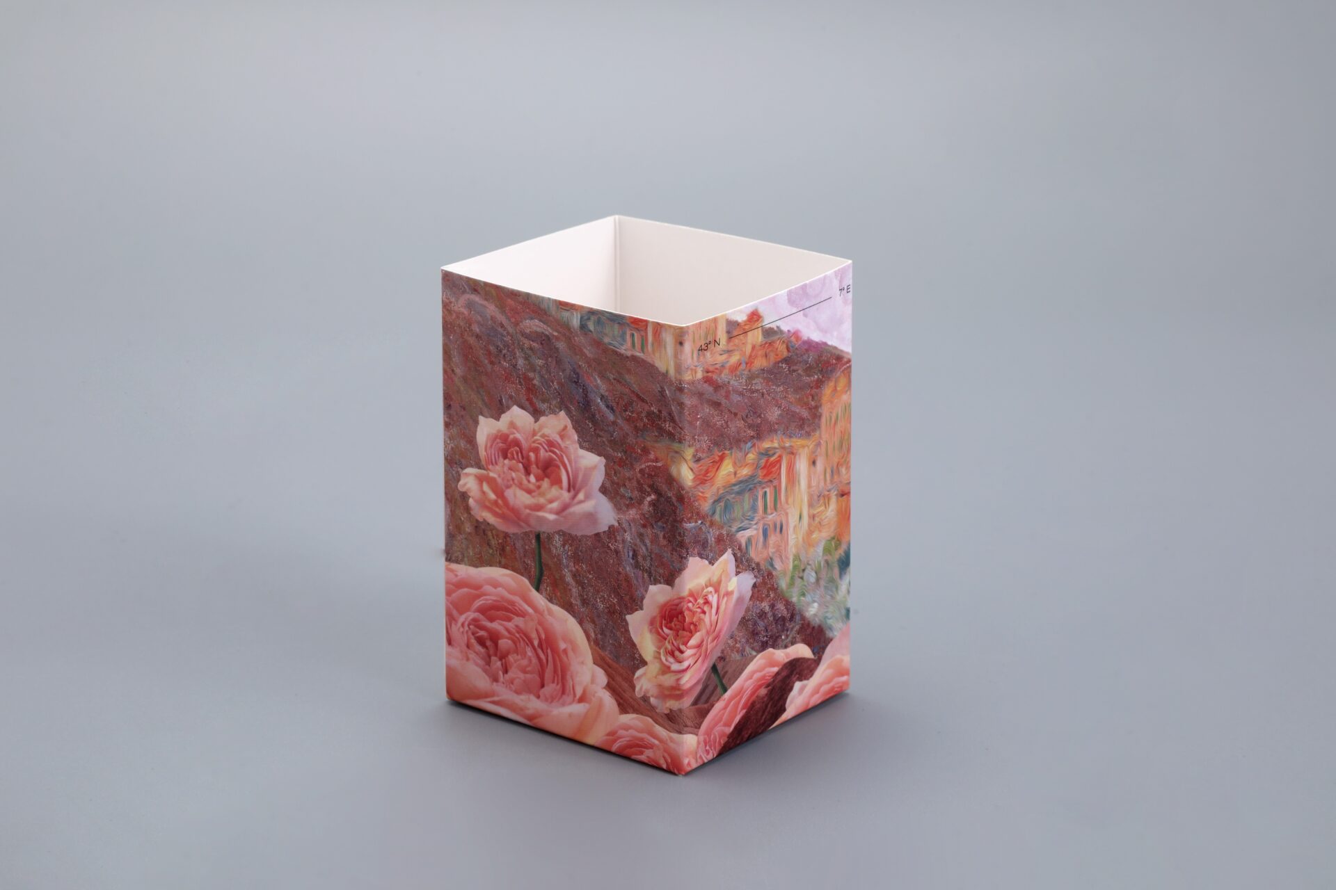 Exquisite cosmetic box