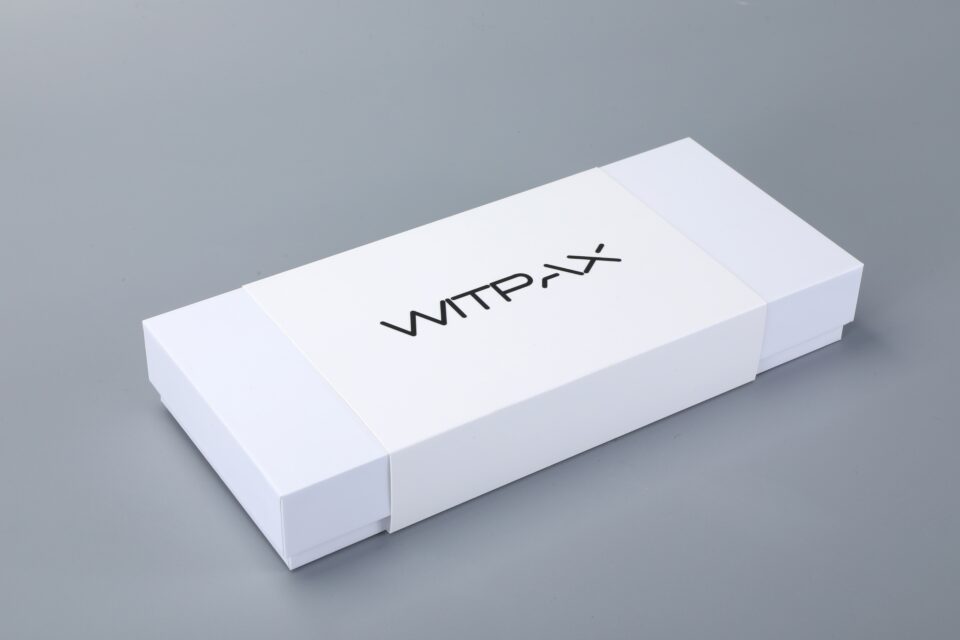 lift-off lid box with sleeve