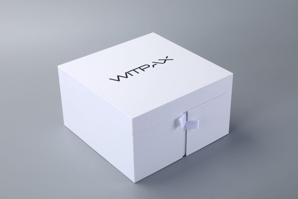 Lift-off lid double layer box