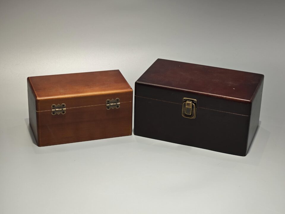 wooden hinged lid box